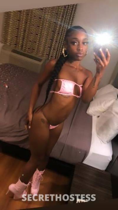 Little 21Yrs Old Escort Los Angeles CA Image - 1