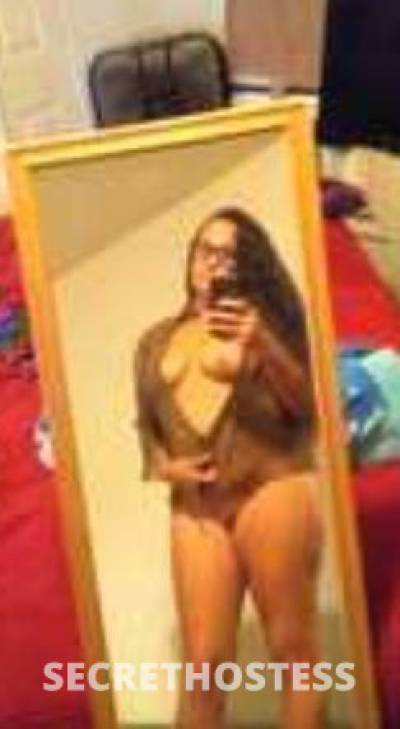 Experienced Ebony in Carbondale IL