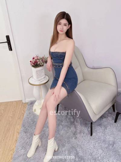 22 Year Old Chinese Escort Christchurch Dark Hair Brown eyes - Image 1