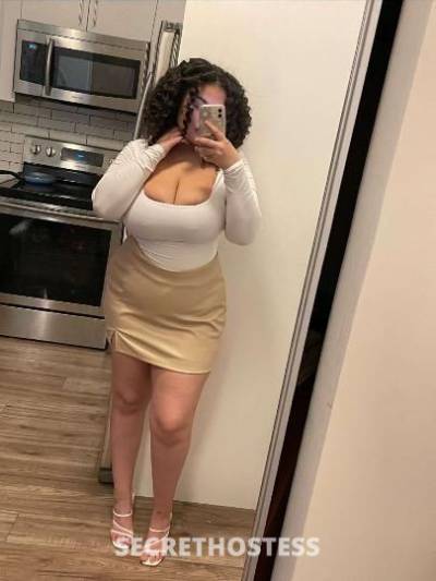 latina mamiii come have some fun😍 I also have a sexy duo in Edmonton
