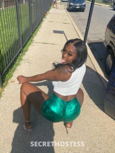 22 year old Escort in Chicago IL Heyy boo lets play