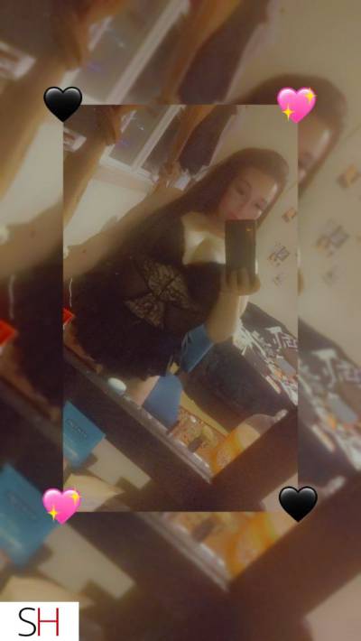 25 year old Caucasian Escort in Winnipeg Evenings woth shorty