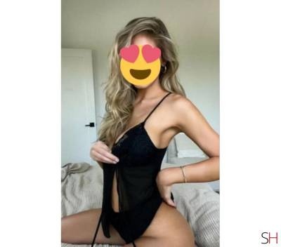 Carla 21Yrs Old Escort Essex Image - 4