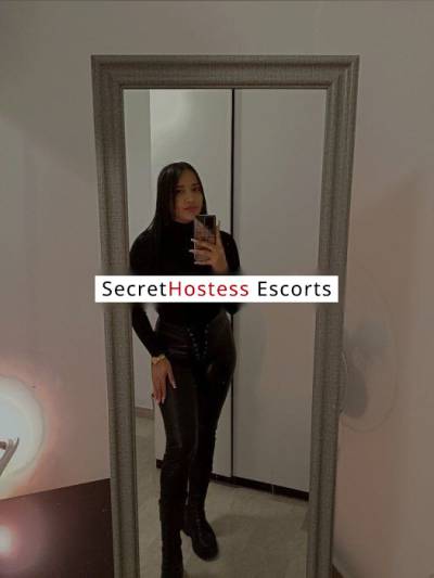 23 Year Old Colombian Escort Split - Image 4