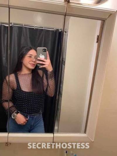 23 year old Latino Escort in Chicago IL hola mi amor soy un chica super sexy