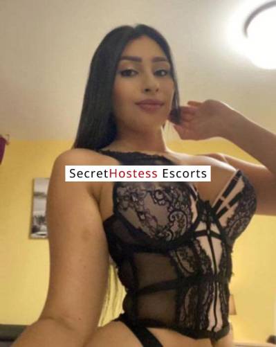 25 Year Old Colombian Escort Split - Image 6