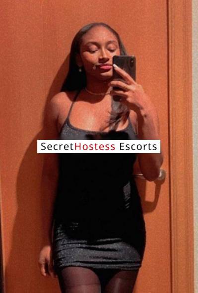 22 Year Old Colombian Escort Zürich - Image 7