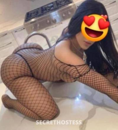 25 year old Escort in Bradenton FL Slim thick brunette