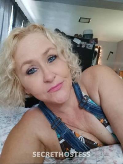 46 year old Escort in Lake Of The Ozarks MO ready and waiting...4U