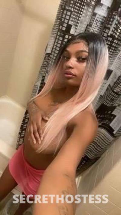 20 year old Escort in Rochester NY lil red