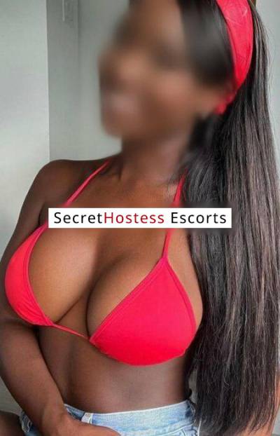 26 Year Old Brazilian Escort Madeira Black eyes - Image 1