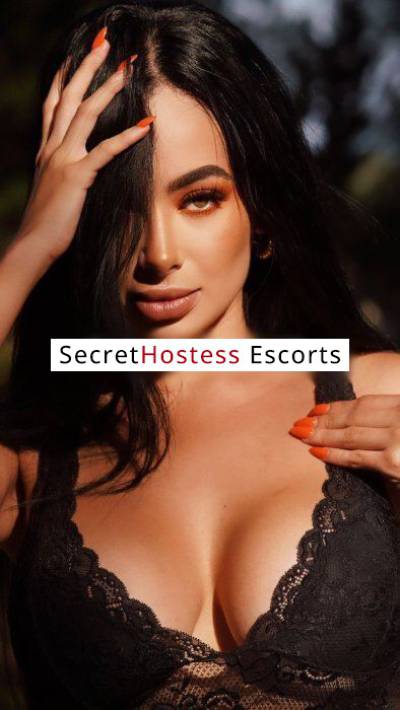 26 Year Old Colombian Escort Split - Image 6