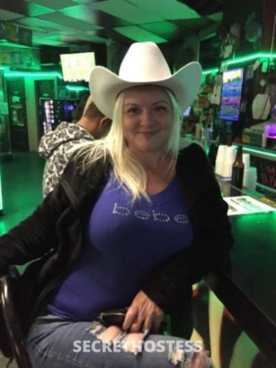 36 year old Escort in Toledo OH Blonde Bombshell