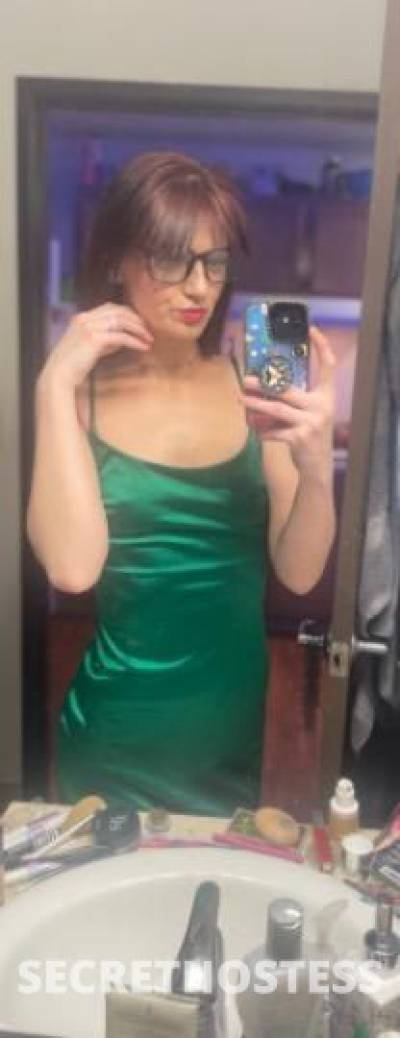 31 year old Escort in Louisville KY MERRY SEXMAS YA FILTHY ANIMALS cum play &amp; have it 