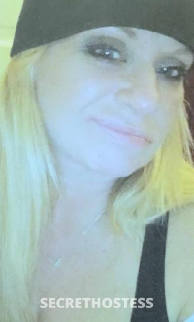 38 year old Escort in Louisville KY Give Me A Call Kuz Im Definitely Real