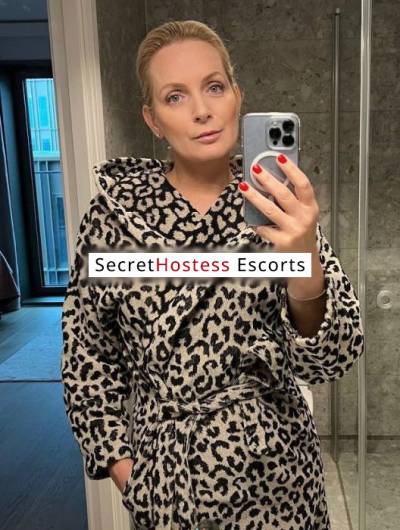 39 Year Old Hungarian Escort Stockholm Blonde - Image 6