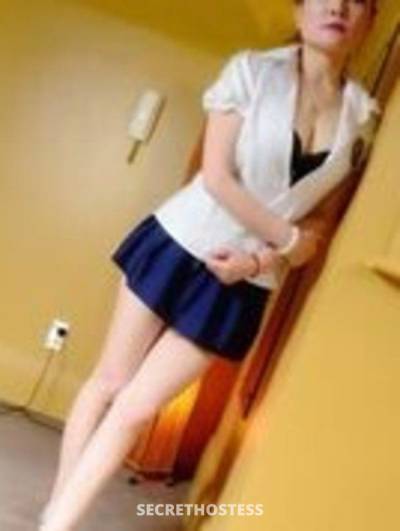 21 Year Old Vietnamese Escort Auckland Brunette - Image 3