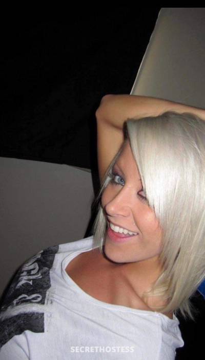 28 Year Old Escort Calgary Blonde - Image 1