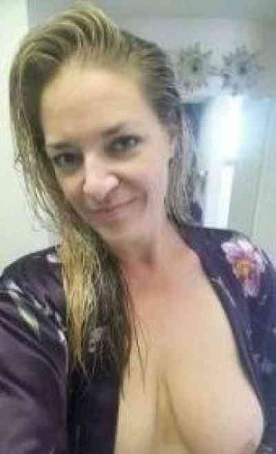 48Yrs Old Escort Airlie Beach Image - 2