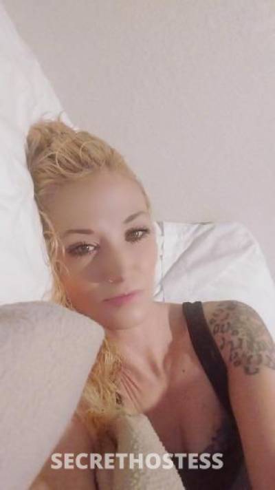 32 year old Escort in Charlotte NC actually fuckin real lol? car play