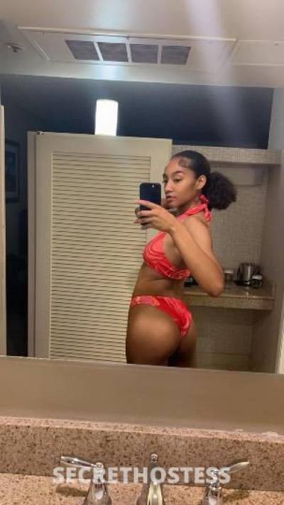 19 Year Old Escort Miami FL - Image 3