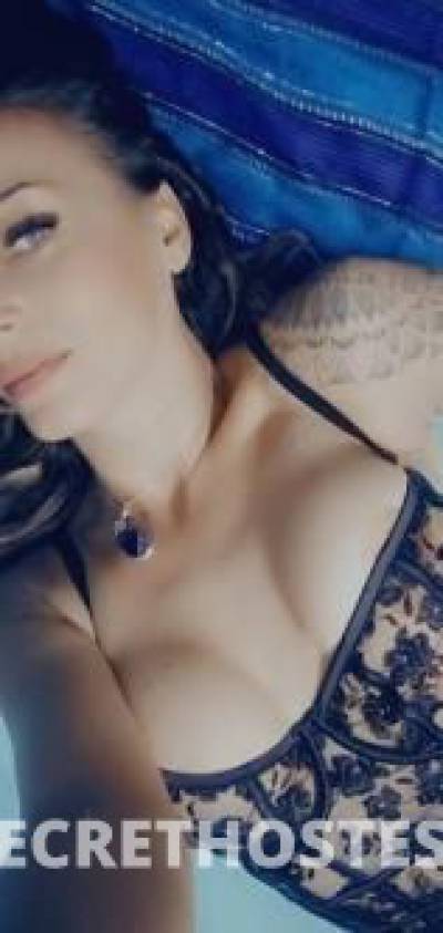 Giselle 41Yrs Old Escort Size 10 Cairns Image - 3