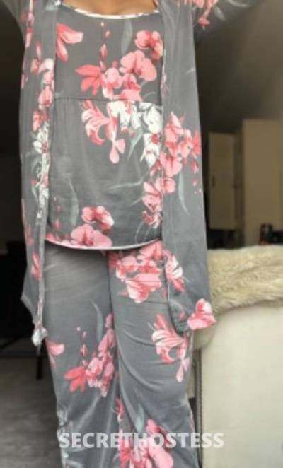 25 year old Escort in Kitchener Only incalls at rosemount dr and dewberry dr