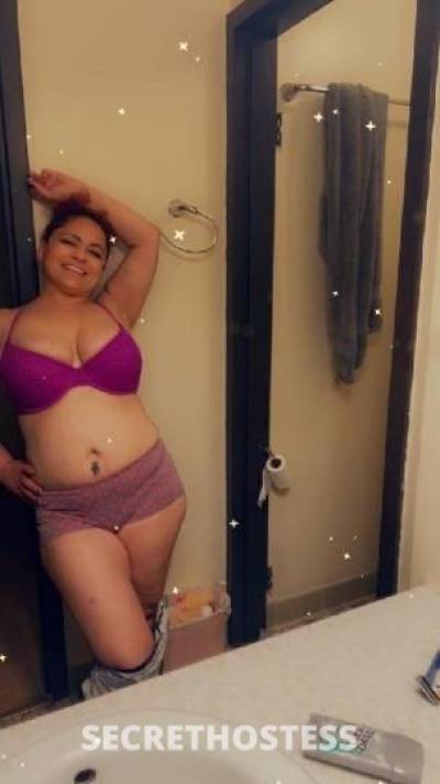 36 year old Escort in Racine WI Pre-New Year Special