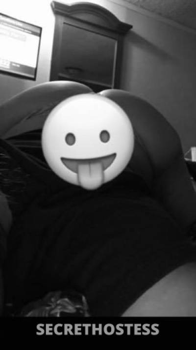 21 year old Escort in Chicago IL BACK TO Town For New Years Eve Ask About my Specials Incalls