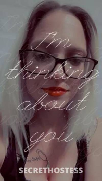 26 year old Escort in Chicago IL Incall available new years eve special