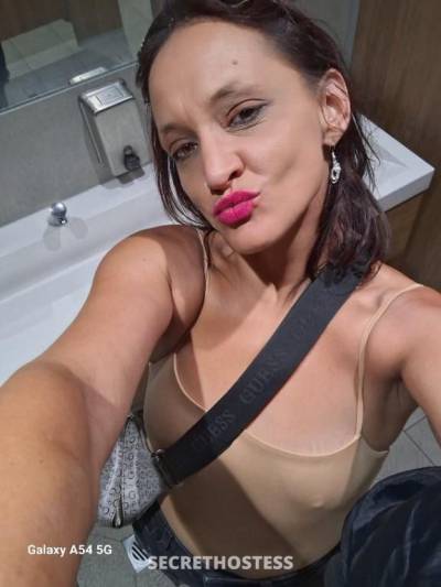 37 year old Australian Escort in Daisy Hill Brisbane PrettyPlatinumPuss37Aussie