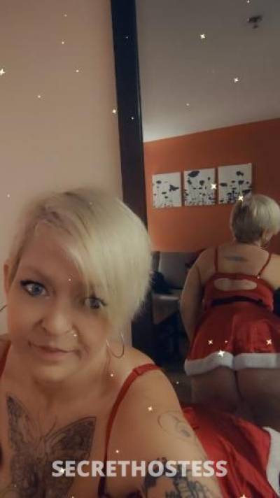 santas helper come see how naughty or nice i can be in Clarksville TN