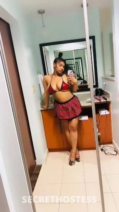 24 year old Escort in Denver CO Effortlessly Stunning and Intellectually Stimulating