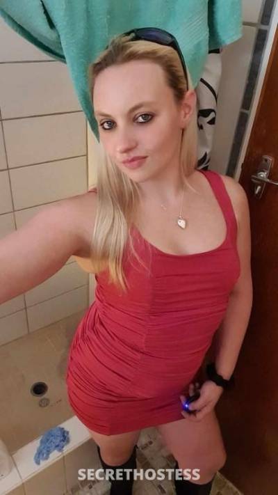 Xxx young aussie independant blonde xxx in Mandurah