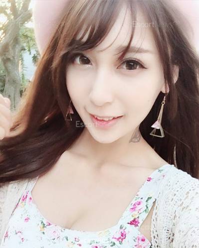 Vivan Escort Size 6 165CM Tall Hong Kong Image - 2