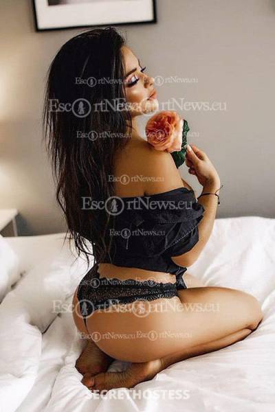 20 year old European Escort in Berlin Jolyne, Agency Model