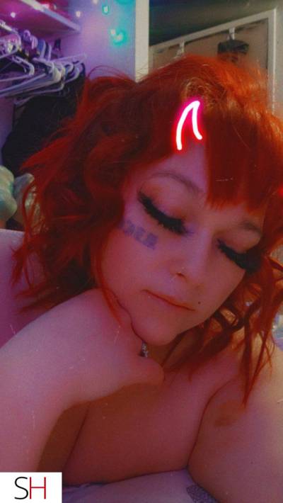 25 year old Caucasian Escort in Winnipeg New years day deals transcona incall with shorty