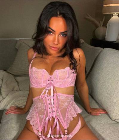 28 year old Escort in Rockford IL I'm available for both incall and outcall service