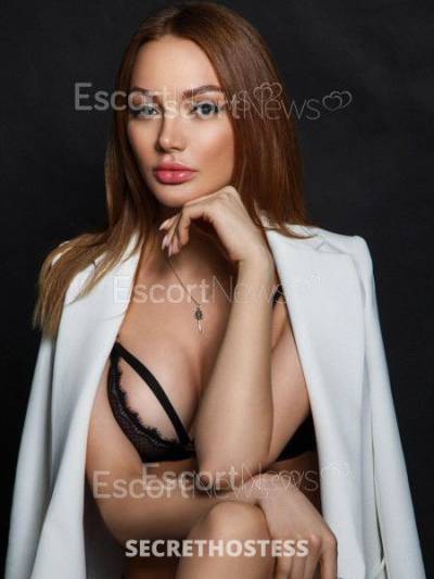 24 Year Old European Escort Luxembourg City Brown Hair Green eyes - Image 5