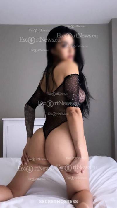 28 Year Old Italian Escort Lisbon Black Hair Hazel eyes - Image 6