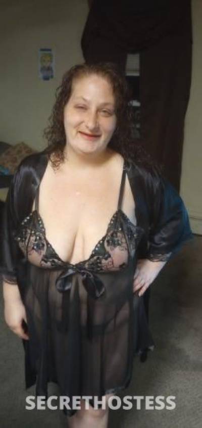 39 year old Escort in Buffalo NY 2 woman looking for fun