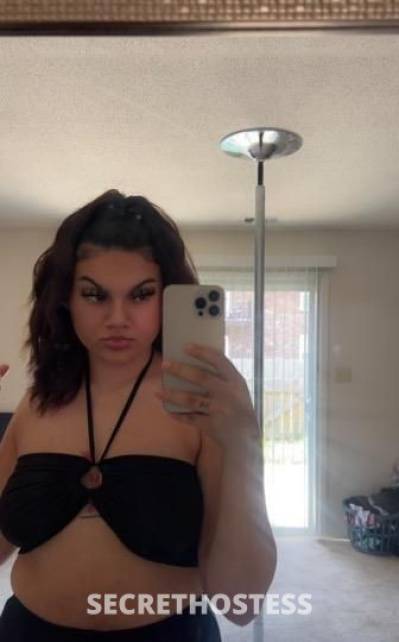 21 year old Escort in Knoxville TN Bring the New Years in with me