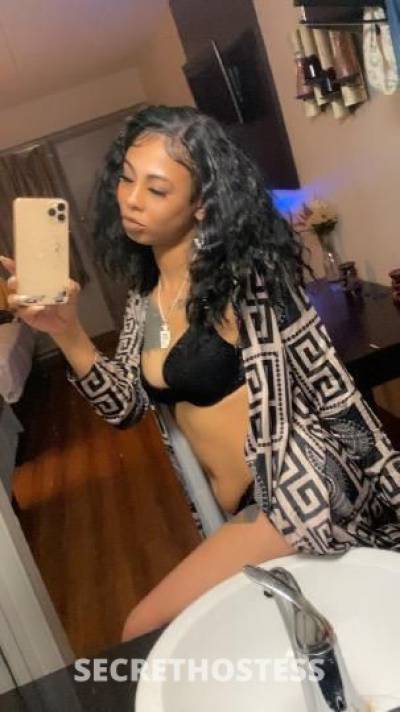 25 year old Escort in Saint Louis MO fun size ready for fun ? come drown in this ocean daddy