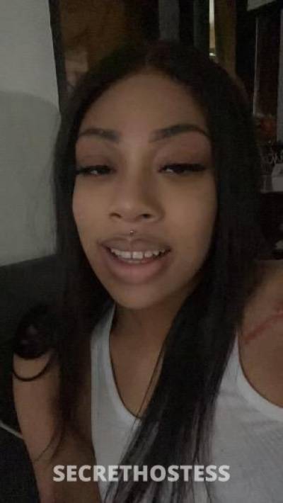 Slim 21Yrs Old Escort Milwaukee WI Image - 0