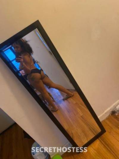 26 year old Escort in Staten Island NY ? Good Head ? Wet Pussy