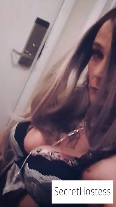 35 Year Old European Escort Las Vegas NV Blue eyes - Image 6