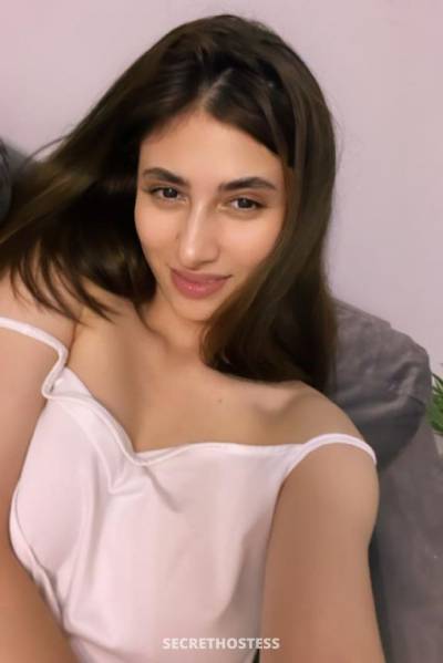 18Yrs Old Escort 172CM Tall Dubai Image - 5