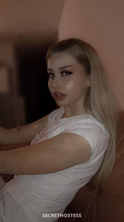 19 Year Old Russian Escort Dubai Blonde - Image 8