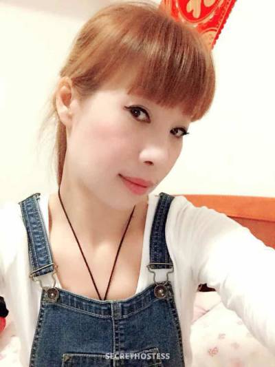 22 year old Asian Escort in Al Manama Suki, escort