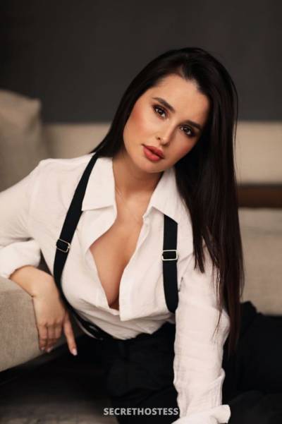 22 Year Old Escort Jeddah Brunette - Image 1